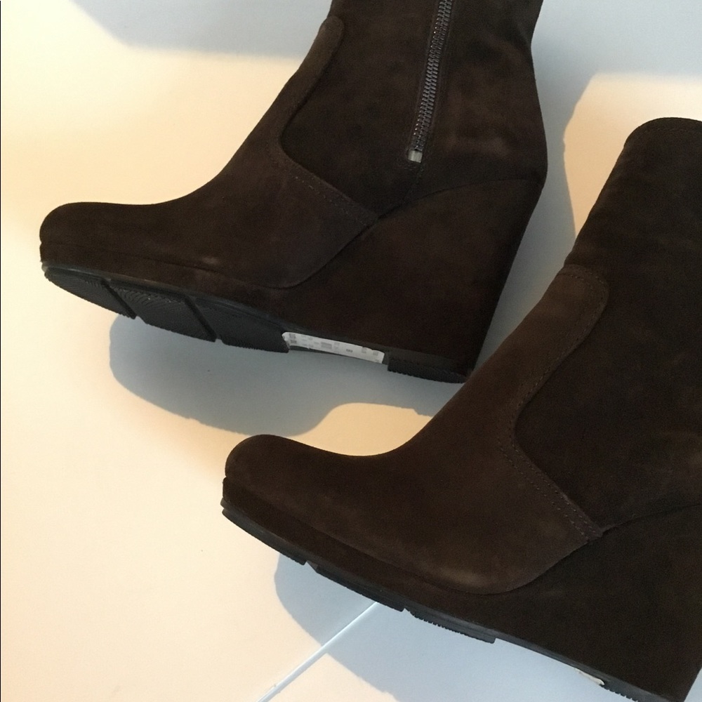 PRADA - Picture 6 of 15